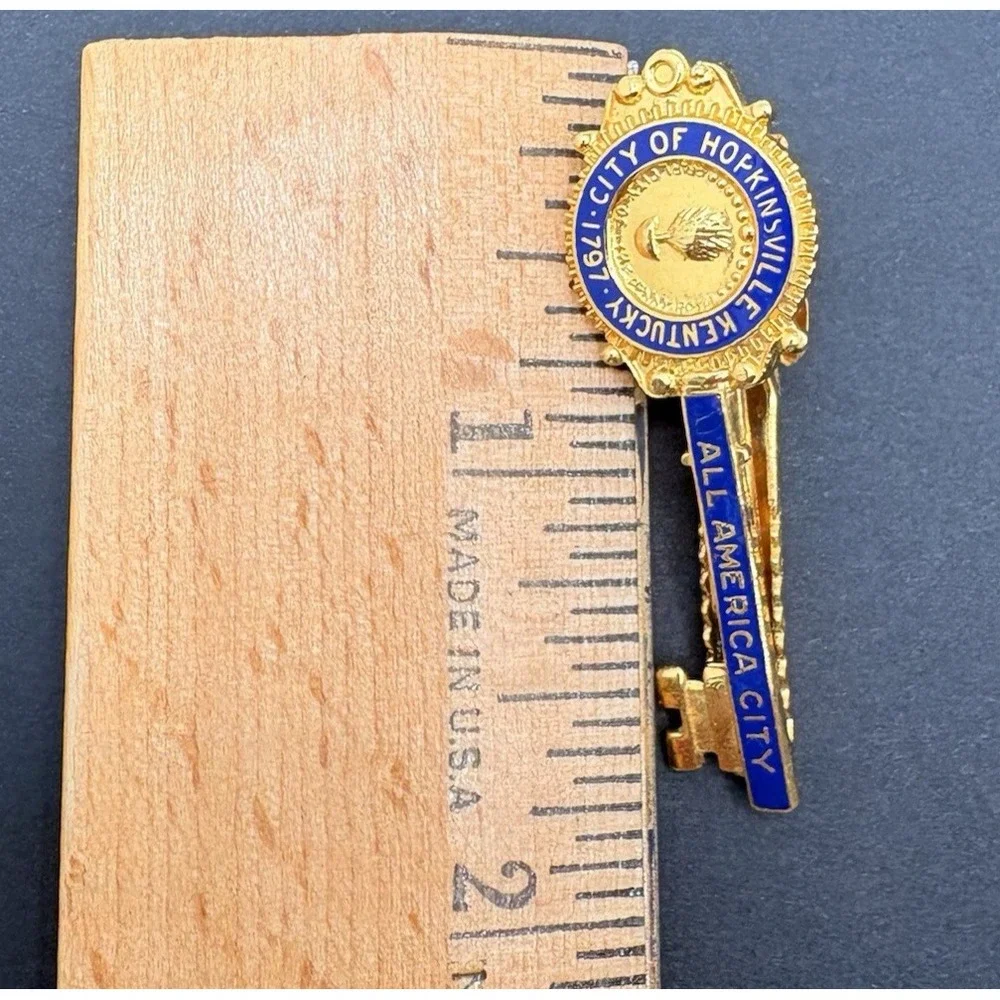 Vintage Hopkinsville Kentucky Tie Clip Key All America City Gold Tone Blue